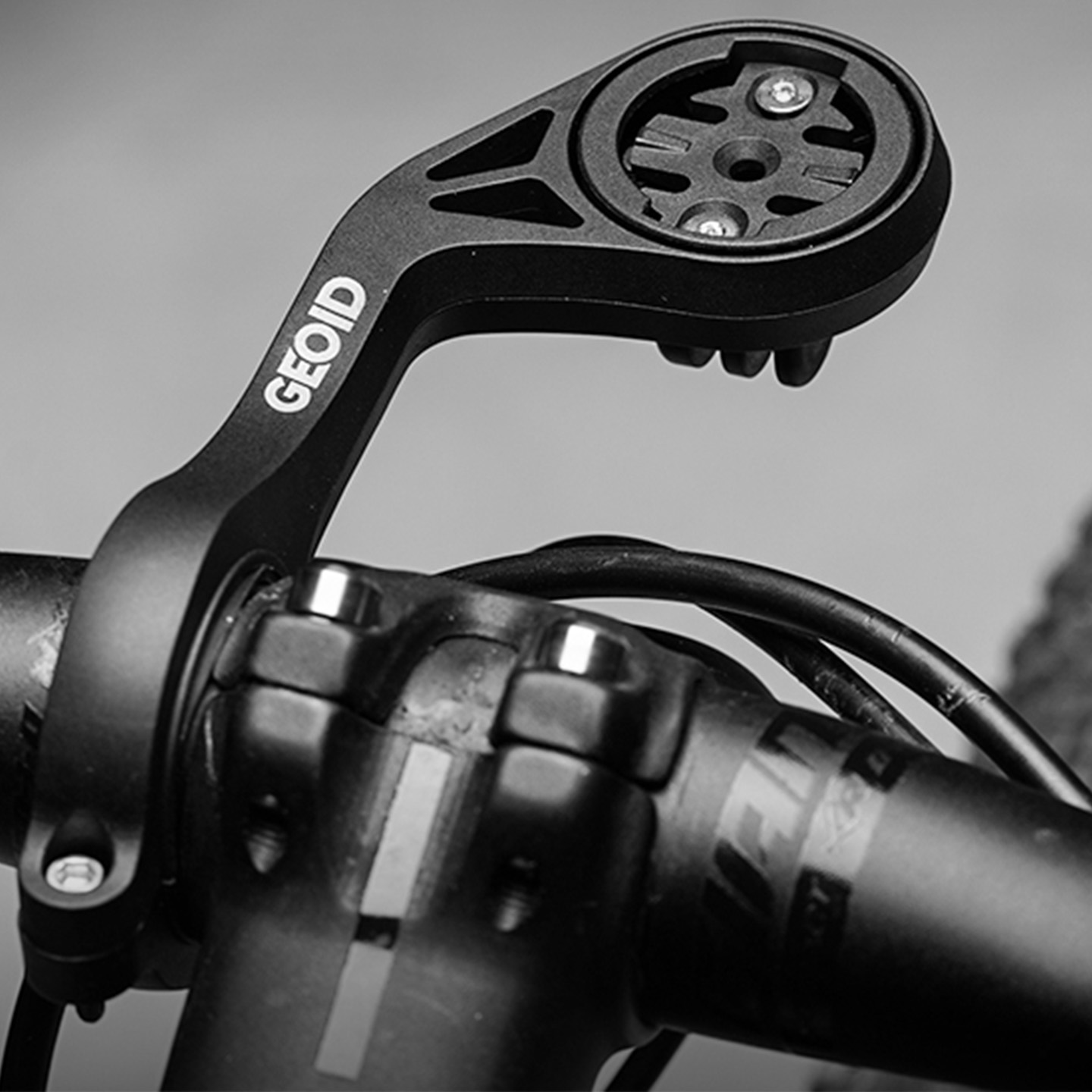 Geoid CC600 純正サイクリングコンピュータースタン - Phone Mount Handlebar のレビューと価格