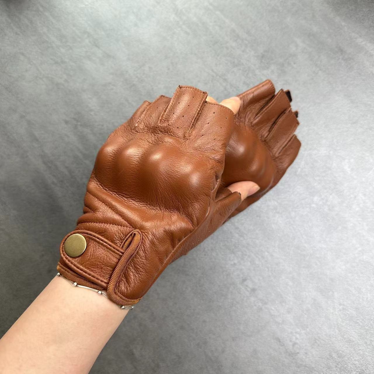 レトロオートバイグローブ男性と女性用サイクリング機関車保護具 - Motorcycle Gear Gloves のレビューと価格
